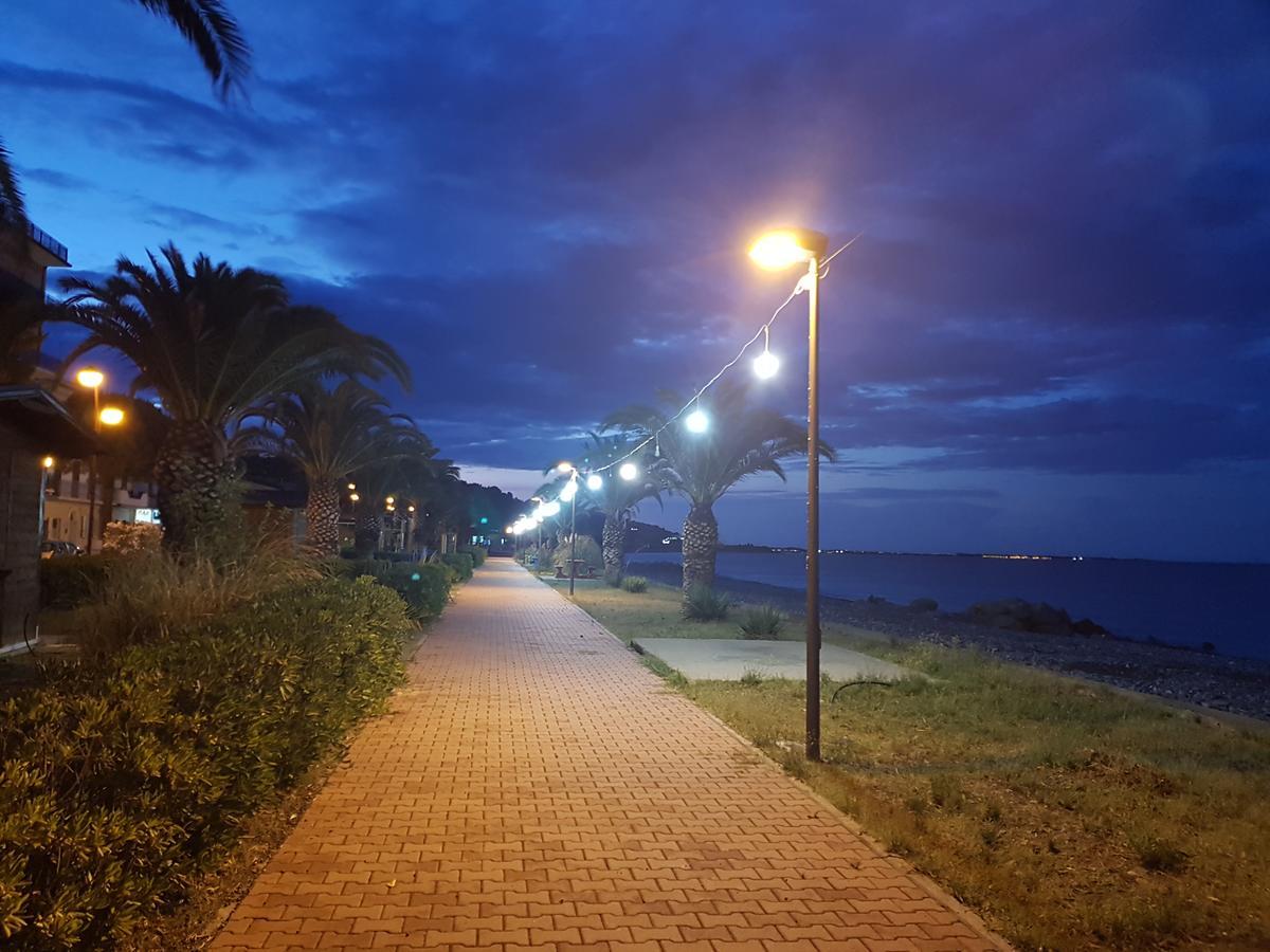 Bed And Breakfast Marilena Montegiordano Bagian luar foto