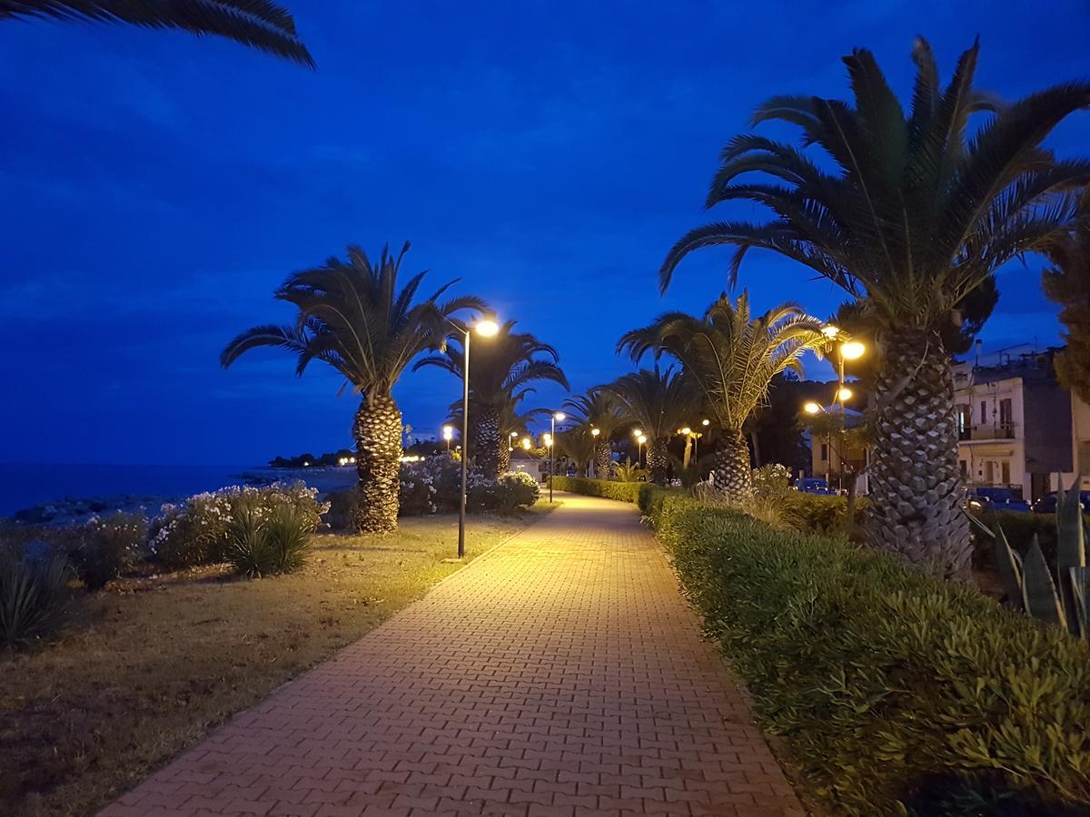 Bed And Breakfast Marilena Montegiordano Bagian luar foto